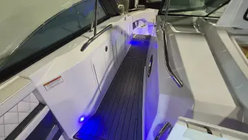Thumbnail von Cruisers Yachts 338 CX