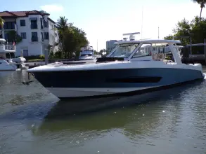 Thumbnail von Boston Whaler 420 Outrage