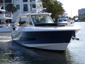 Thumbnail von Boston Whaler 420 Outrage
