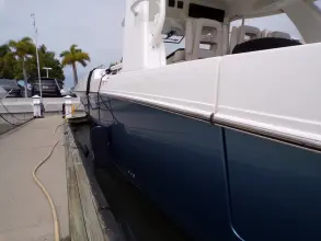Thumbnail von Boston Whaler 420 Outrage