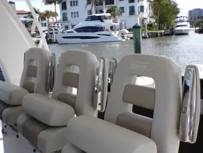 Thumbnail von Boston Whaler 420 Outrage