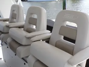 Thumbnail von Boston Whaler 420 Outrage