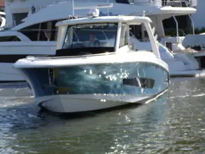 Thumbnail von Boston Whaler 420 Outrage