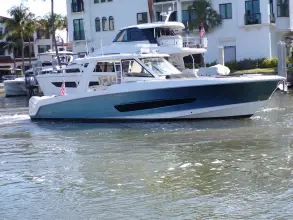 Thumbnail von Boston Whaler 420 Outrage