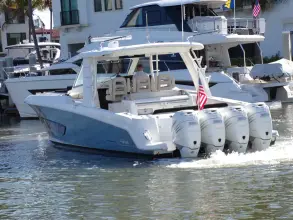 Thumbnail von Boston Whaler 420 Outrage