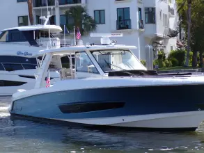Thumbnail von Boston Whaler 420 Outrage