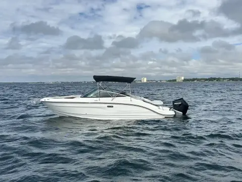 Sea Ray SLX 260 Outboard