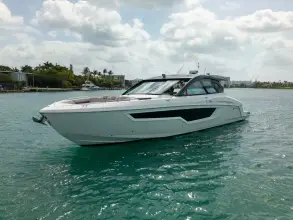 Cruisers Yachts 50 GLS OB