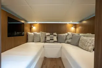 Thumbnail von Cruisers Yachts 50 GLS OB