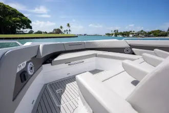 Thumbnail von Cruisers Yachts 50 GLS OB