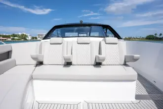 Thumbnail von Cruisers Yachts 50 GLS OB