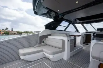 Thumbnail von Cruisers Yachts 50 GLS OB