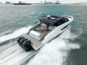 Thumbnail von Cruisers Yachts 50 GLS OB
