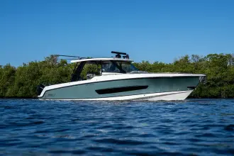 Boston Whaler 420 Outrage