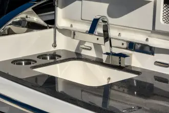 Thumbnail von Boston Whaler 420 Outrage
