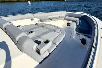 Thumbnail von Boston Whaler 420 Outrage