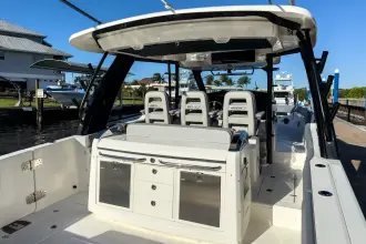 Thumbnail von Boston Whaler 420 Outrage