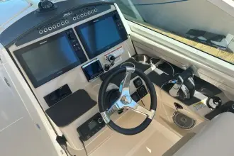Thumbnail von Boston Whaler 320 Vantage