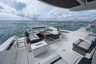 Thumbnail von Tiara Yachts 38 LS