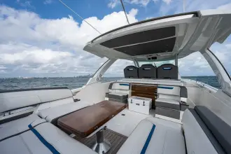 Thumbnail von Tiara Yachts 38 LS