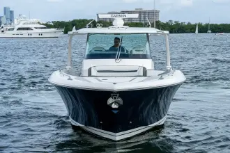 Thumbnail von Tiara Yachts 38 LS