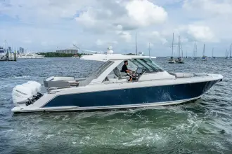 Thumbnail von Tiara Yachts 38 LS