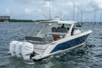 Thumbnail von Tiara Yachts 38 LS