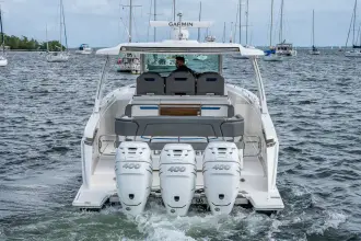 Thumbnail von Tiara Yachts 38 LS