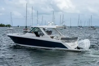 Thumbnail von Tiara Yachts 38 LS