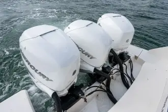 Thumbnail von Tiara Yachts 38 LS
