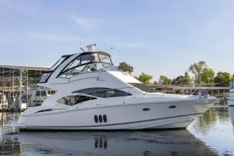 Cruisers Yachts 447 Sport Sedan