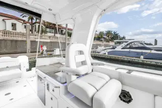 Thumbnail von Boston Whaler 380 Realm