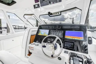 Thumbnail von Boston Whaler 380 Realm