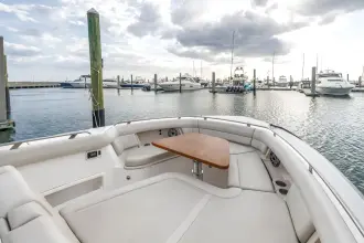 Thumbnail von Boston Whaler 380 Realm