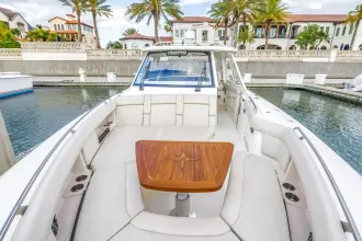 Thumbnail von Boston Whaler 380 Realm