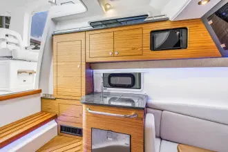Thumbnail von Boston Whaler 380 Realm