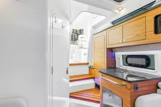 Thumbnail von Boston Whaler 380 Realm