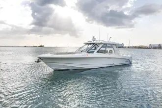 Thumbnail von Boston Whaler 380 Realm