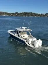 Tiara Yachts 34 LS