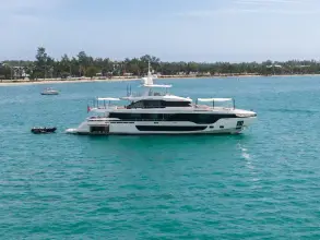 Thumbnail von Azimut 36M Trideck