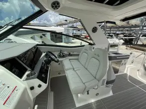 Thumbnail von Sea Ray 320 Sundancer Outboard