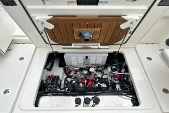 Thumbnail von Boston Whaler 325 Conquest