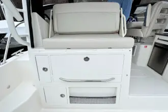 Thumbnail von Boston Whaler 325 Conquest