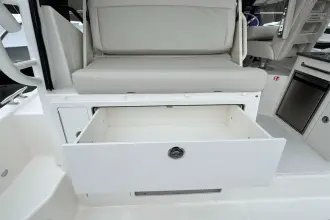Thumbnail von Boston Whaler 325 Conquest