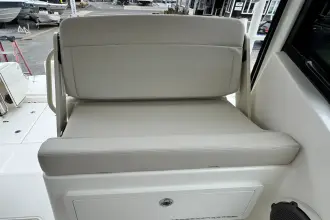 Thumbnail von Boston Whaler 325 Conquest