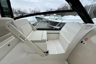 Thumbnail von Boston Whaler 325 Conquest