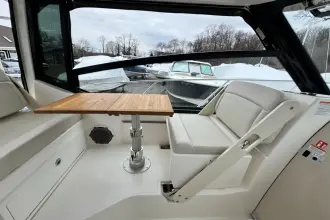Thumbnail von Boston Whaler 325 Conquest