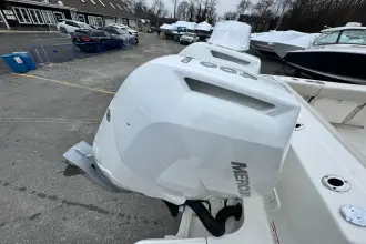Thumbnail von Boston Whaler 325 Conquest