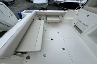 Thumbnail von Boston Whaler 325 Conquest