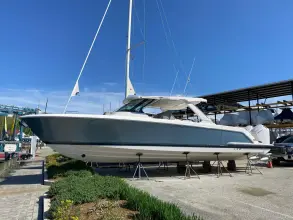 Tiara Yachts 43LS